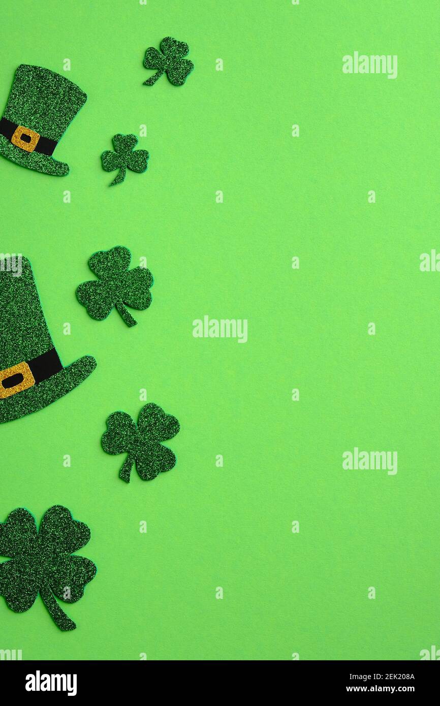 cute shamrock background 0095