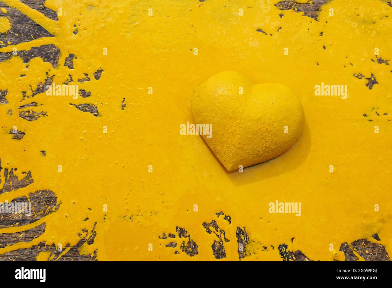 cute yellow heart background 0093